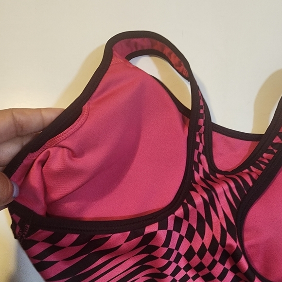 Nike Pro Weaped Check pink and black sport bra  size M - Picture 9 of 9